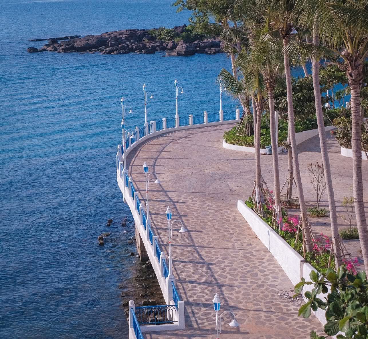 The Santo Port Hòn Thơm