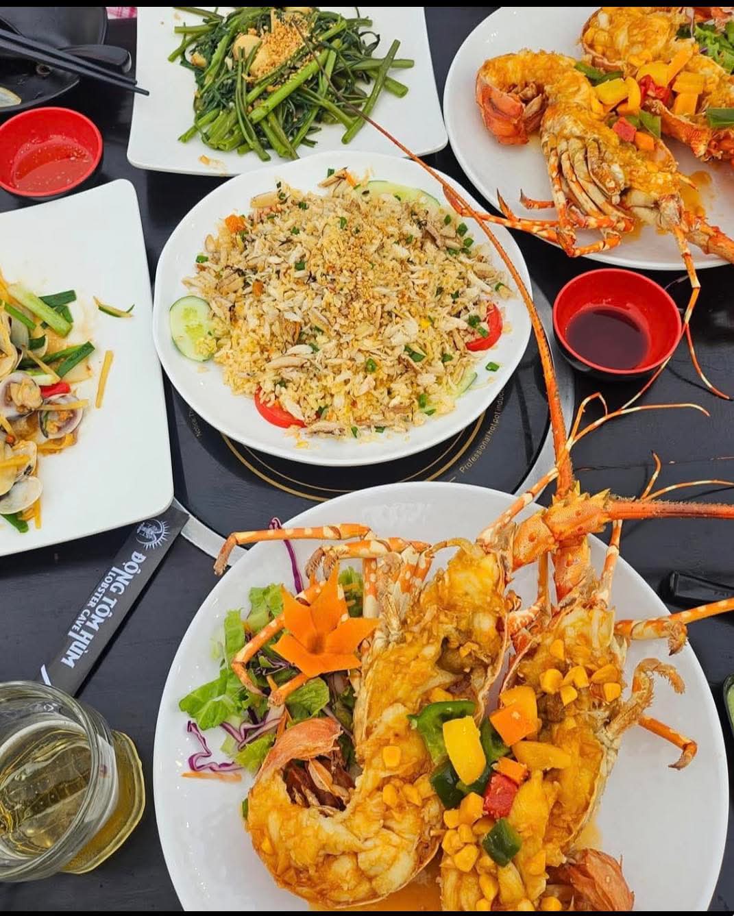 Nhà hàng Động Tôm Hùm Phú Quốc - Thiên đường hải sản tươi sống kết hợp ngắm hoàng hôn tại Dương Đông
