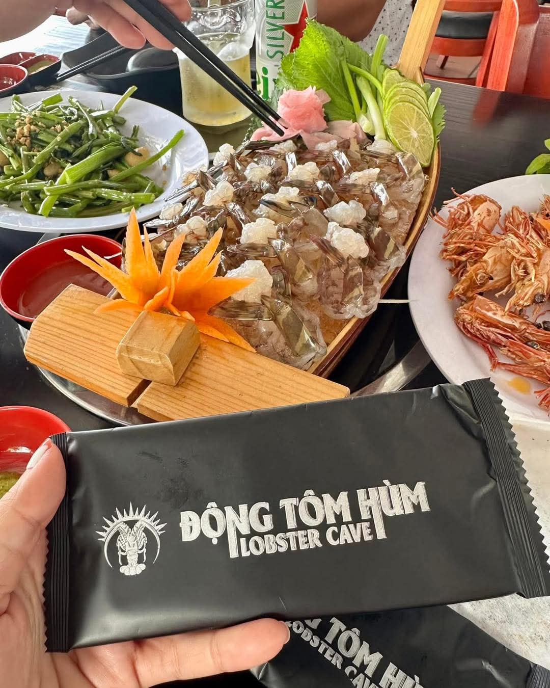 Nhà hàng Động Tôm Hùm Phú Quốc - Thiên đường hải sản tươi sống kết hợp ngắm hoàng hôn tại Dương Đông