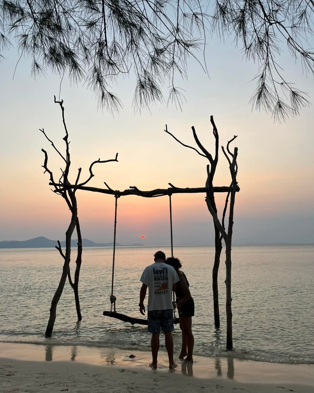 Quán ăn Nhà Trên Biển - Joy Adventures Phú Quốc: trải nghiệm hải sản tươi sống giữa biển Rạch Vẹm