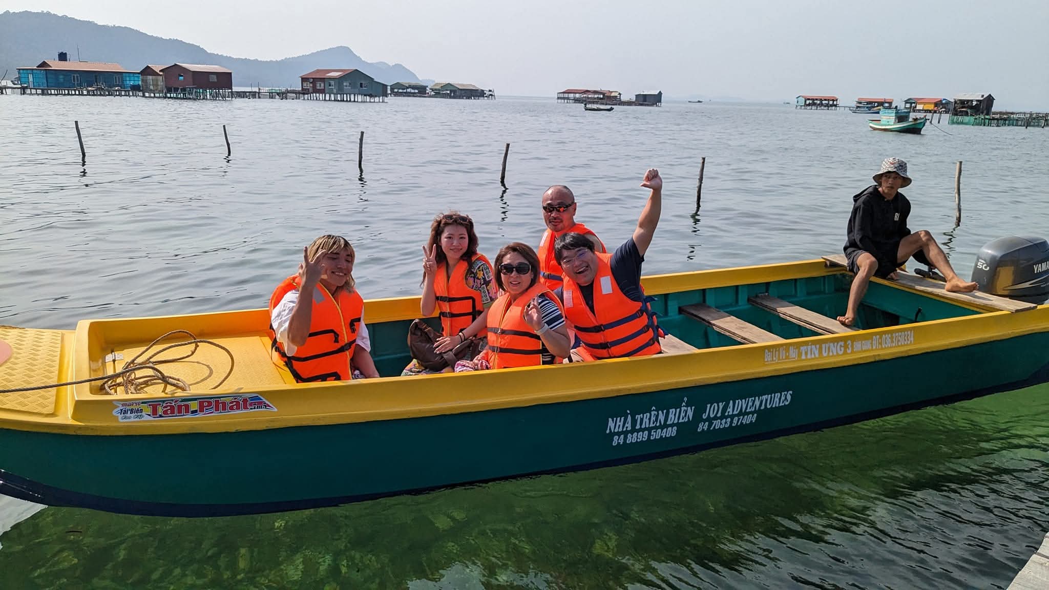 Quán ăn Nhà Trên Biển - Joy Adventures Phú Quốc: trải nghiệm hải sản tươi sống giữa biển Rạch Vẹm