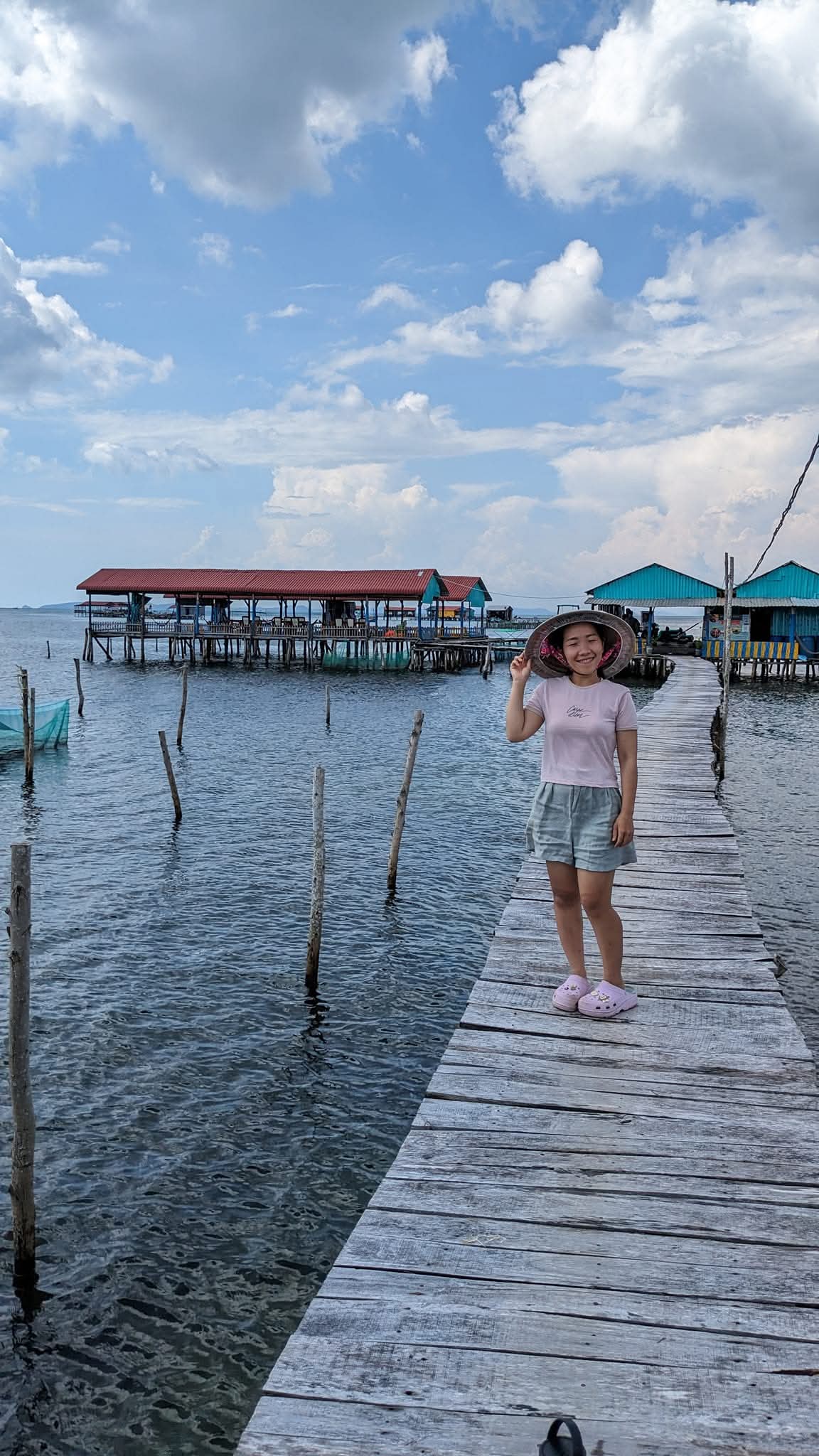 Quán ăn Nhà Trên Biển - Joy Adventures Phú Quốc: trải nghiệm hải sản tươi sống giữa biển Rạch Vẹm