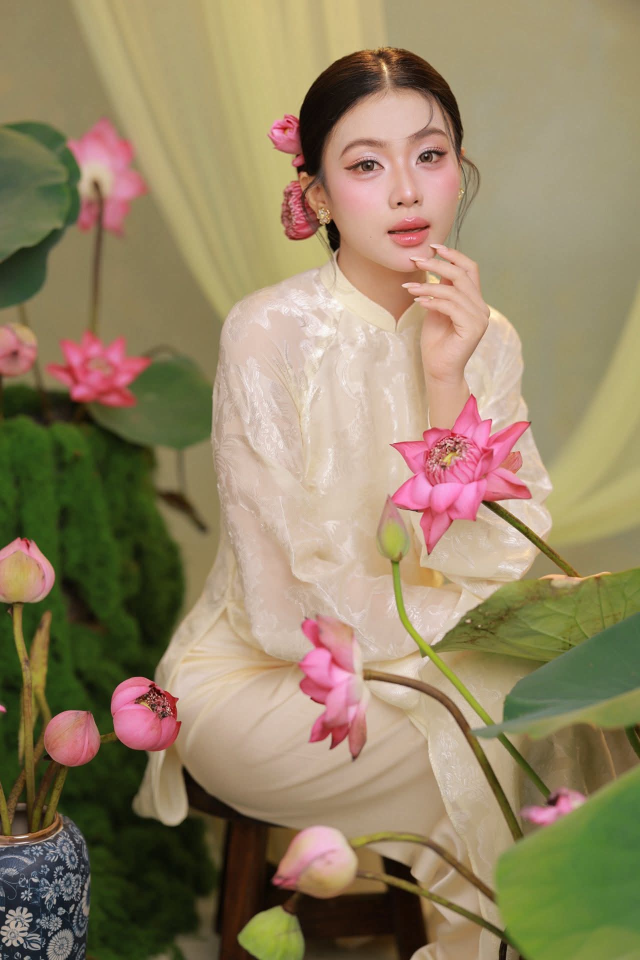 Dịch vụ trang điểm tại Phú Quốc - Makeup Artist chuyên nghiệp, đẹp tự nhiên