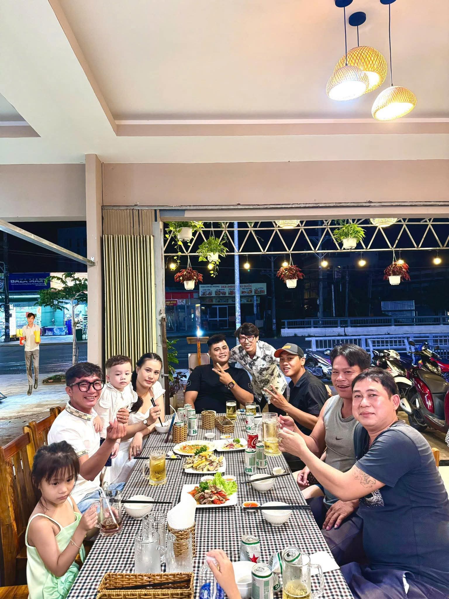 Bếp nhà Sunny Phú Quốc - Thưởng thức hải sản tươi sống, chế biến theo yêu cầu