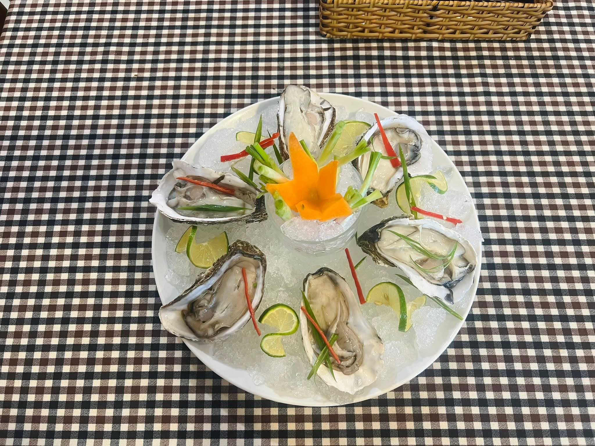 Bếp nhà Sunny Phú Quốc - Thưởng thức hải sản tươi sống, chế biến theo yêu cầu