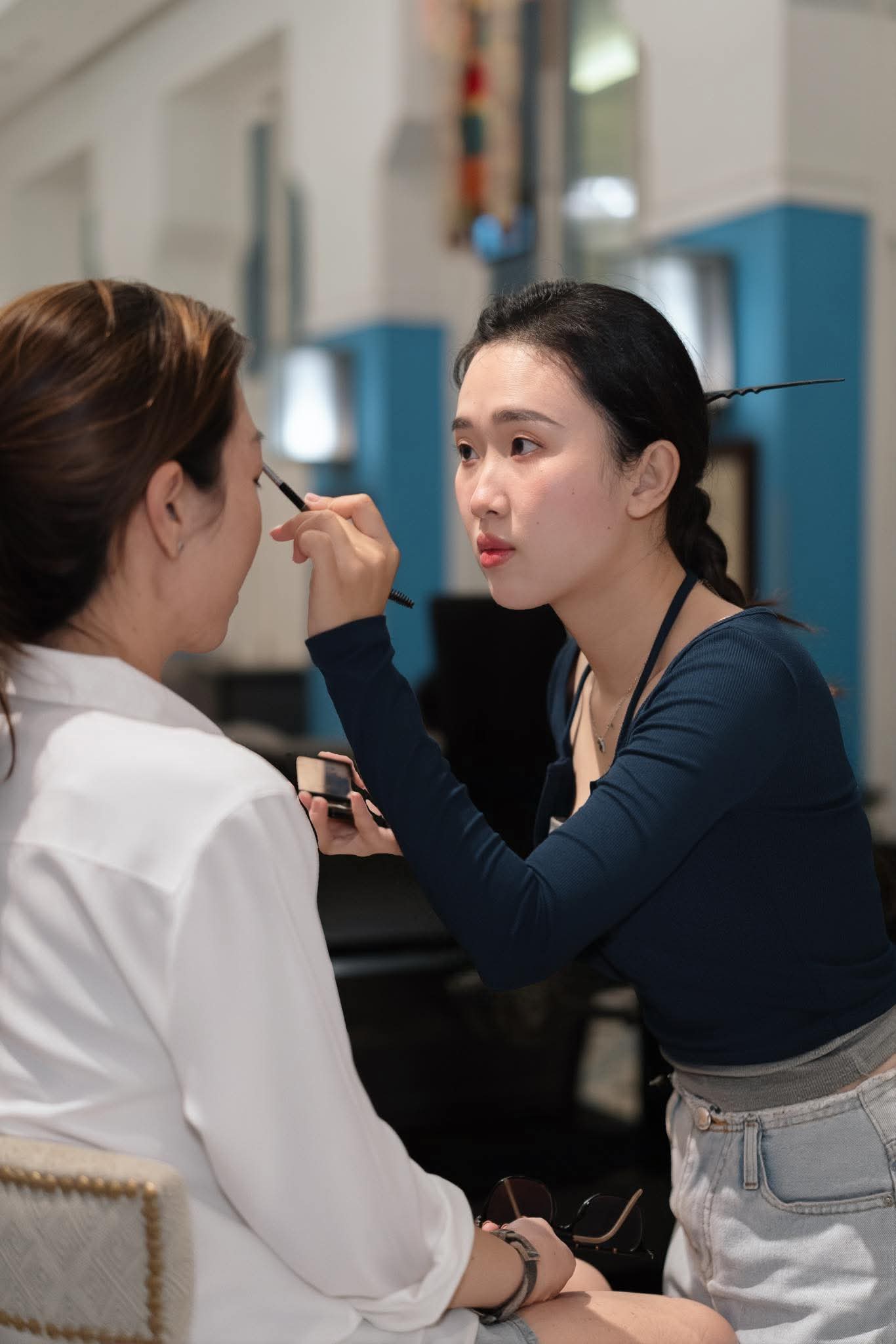 Dịch vụ trang điểm tại Phú Quốc - Makeup Artist chuyên nghiệp, đẹp tự nhiên