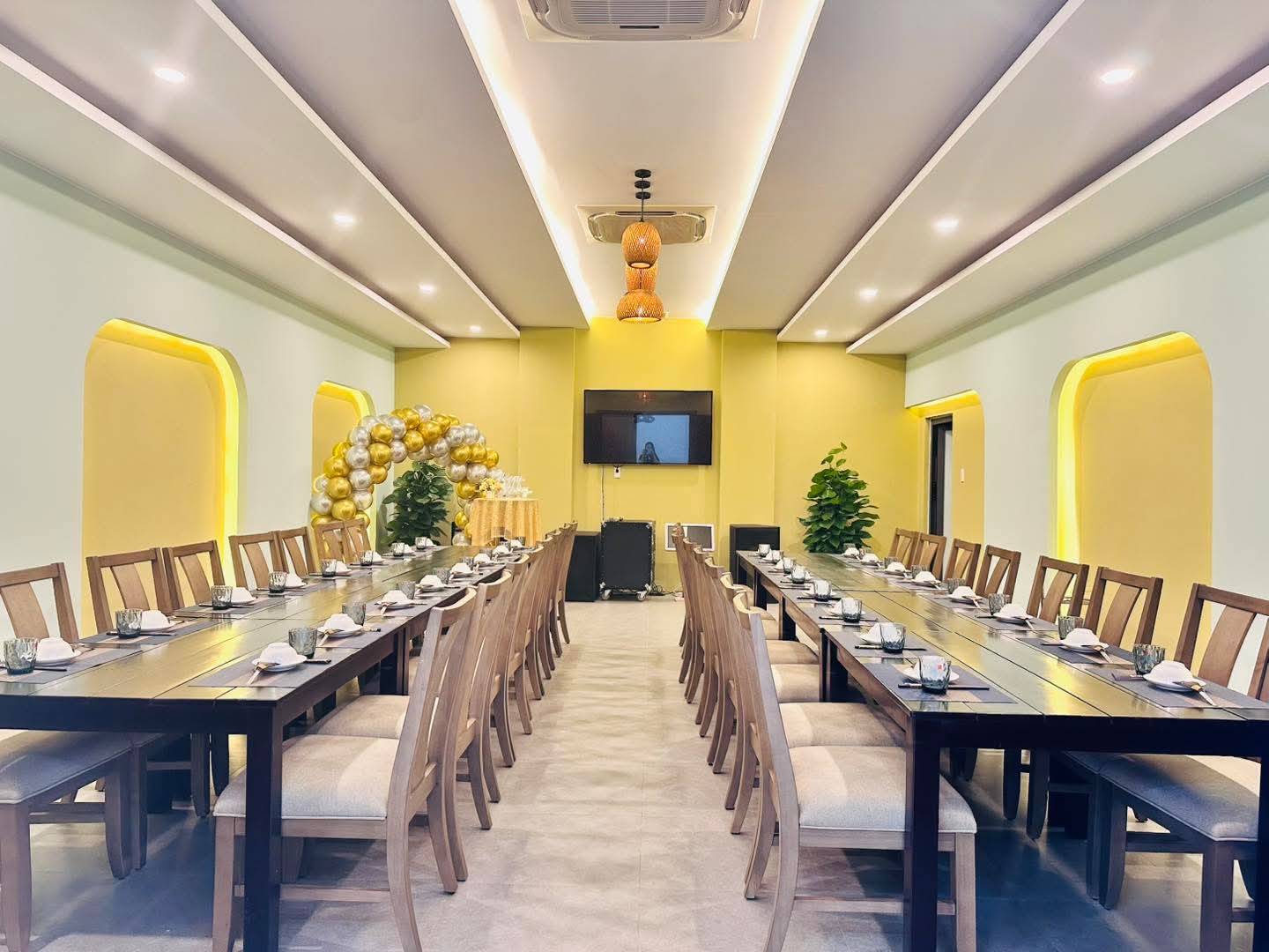 Hệ thống Ốc 49 Phú Quốc - Thiên đường hải sản bình dân hấp dẫn giữa lòng đảo ngọc