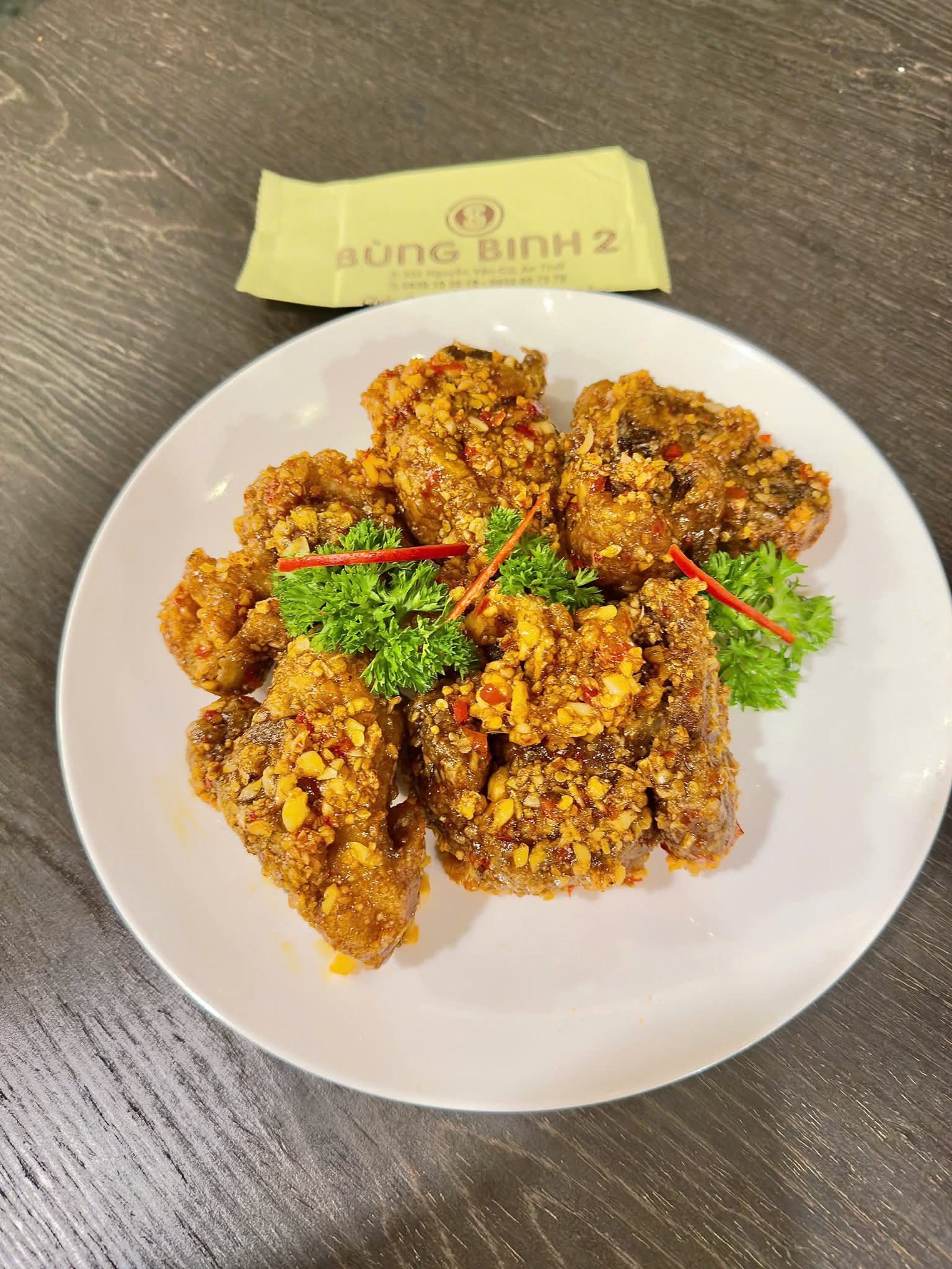 Ốc Bùng Binh 2 – Quán ốc đông khách trên đường Nguyễn Văn Cừ, An Thới