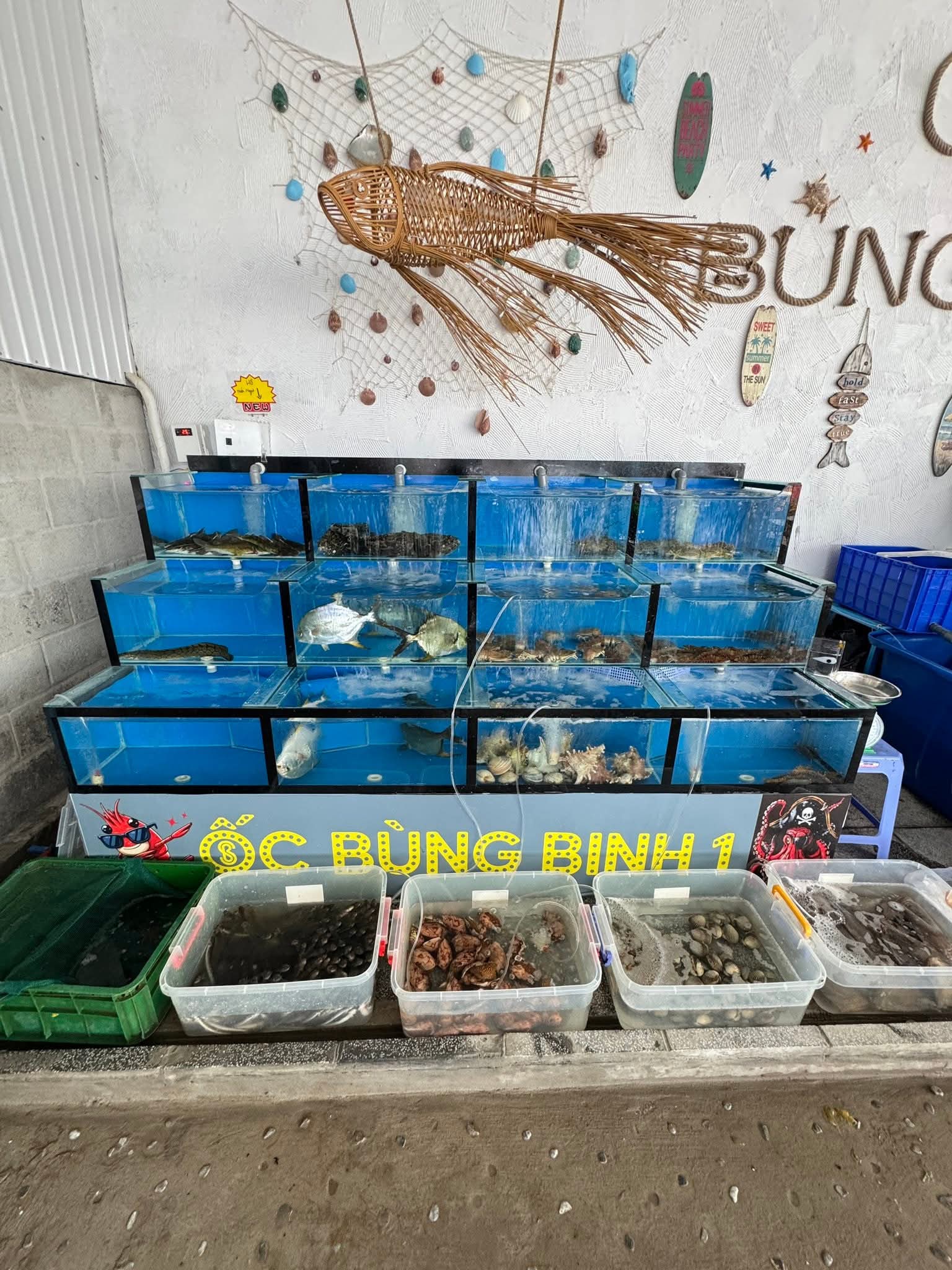 Ốc Bùng Binh 1 chi nhánh Hùng Vương - Quán ốc bình dân giữa lòng đảo Phú Quốc