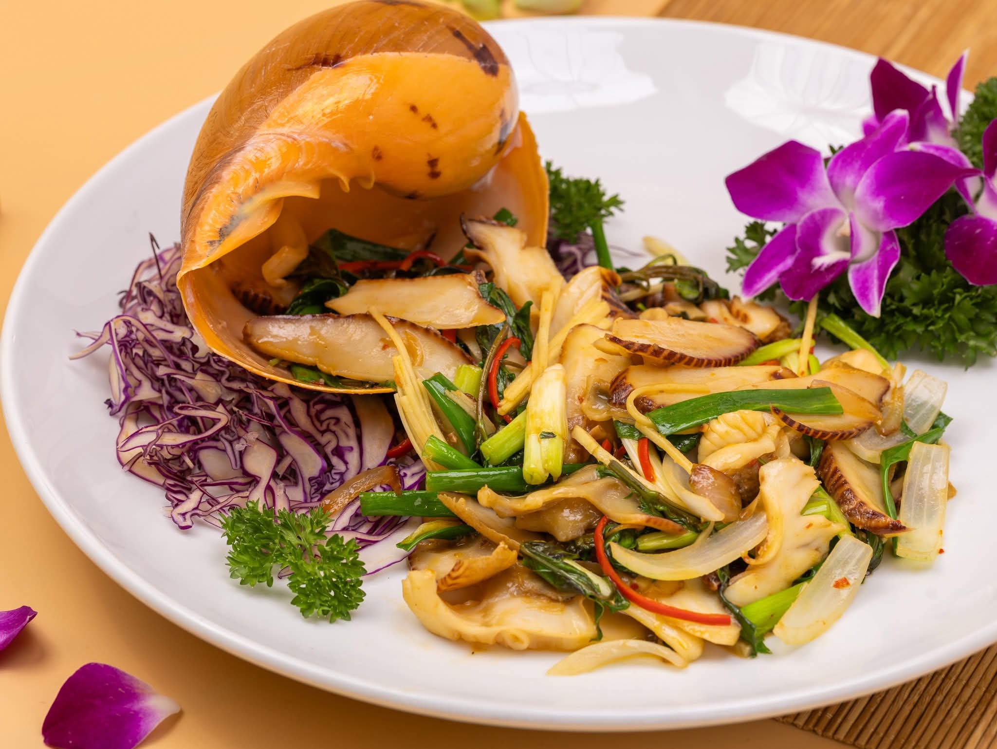 Nhà hàng hải sản Mai Hương tại Grand World - Hải sản tươi ngon giữa thiên đường giải trí Phú Quốc
