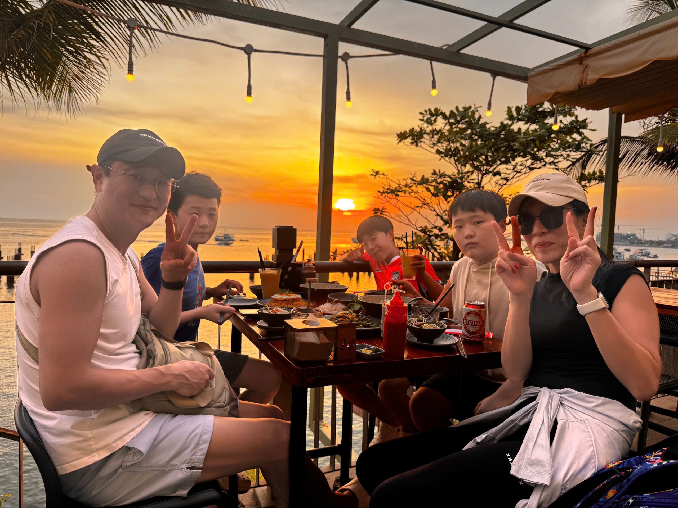 Giòn Bar Phú Quốc